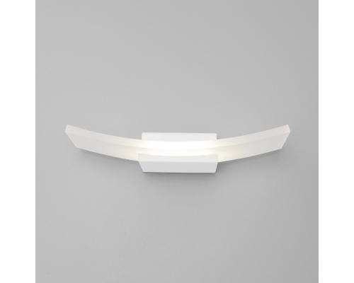Настенный светодиодный светильник в стиле минимализм 40152/1 LED белый